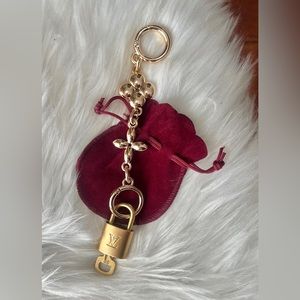 Authentic Louis Vuitton Lock and Key w/Extension chain bag strap  #310